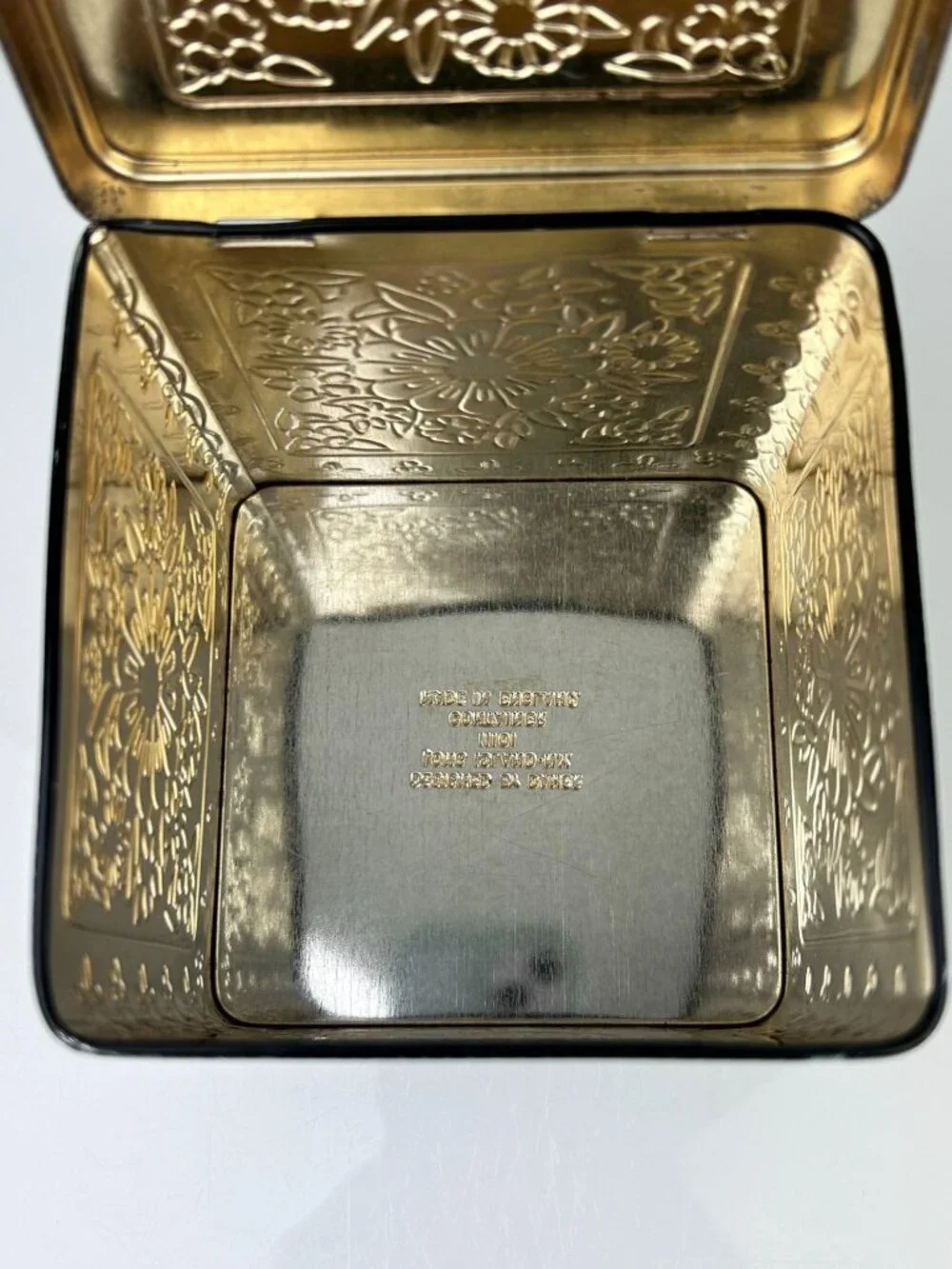 Daher Made in England Square Hinged Lid Tin Colorful Floral 11101 Metal Vintage